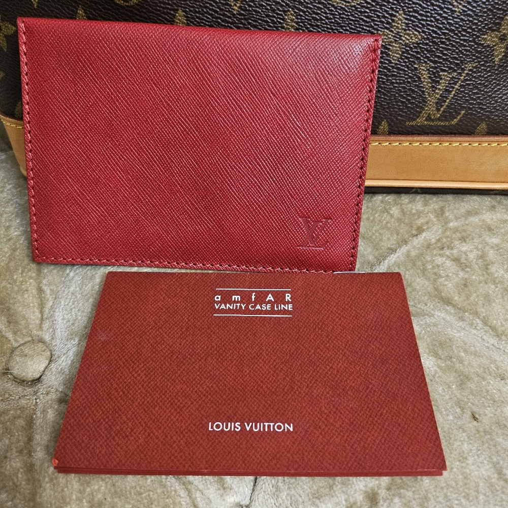 (SoldLouis Vuitton Brown Monogram Sharon Stone amfAR Vanity Caseline Collection. - Picture 2 of 14
